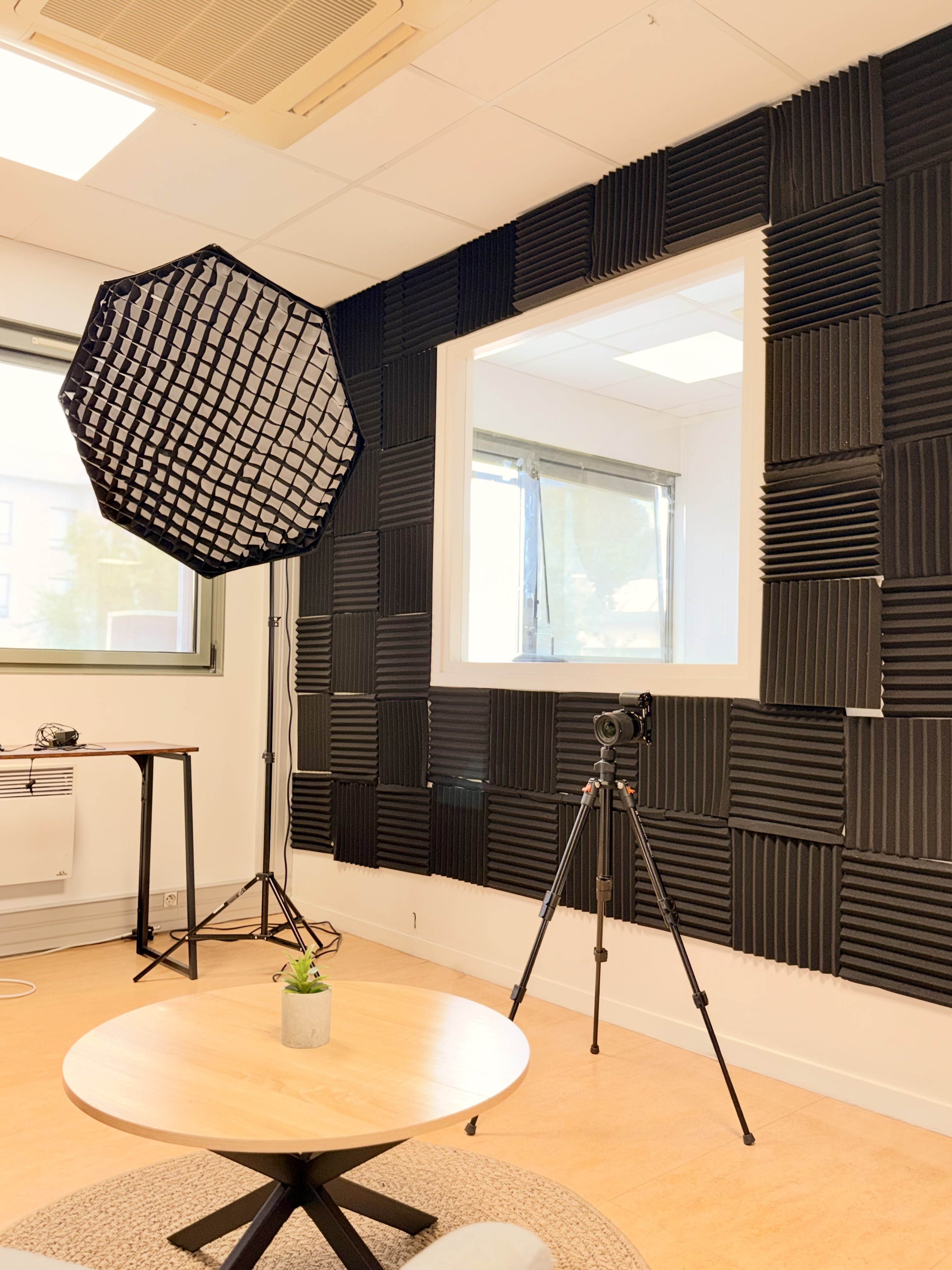 Traitement acoustique et équipement de captation du studio podcast